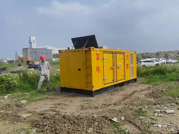 佛子山镇200KW柴油发电机机组每小时的油耗量受哪些因素影响？
