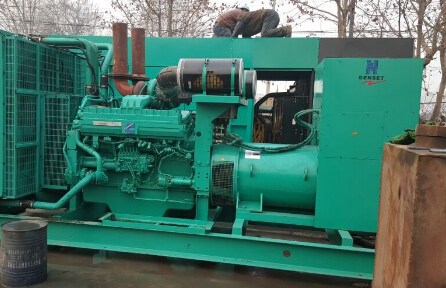 佛子山镇发电机组如何判断水冷式机油散热器内部是否需要清洗？